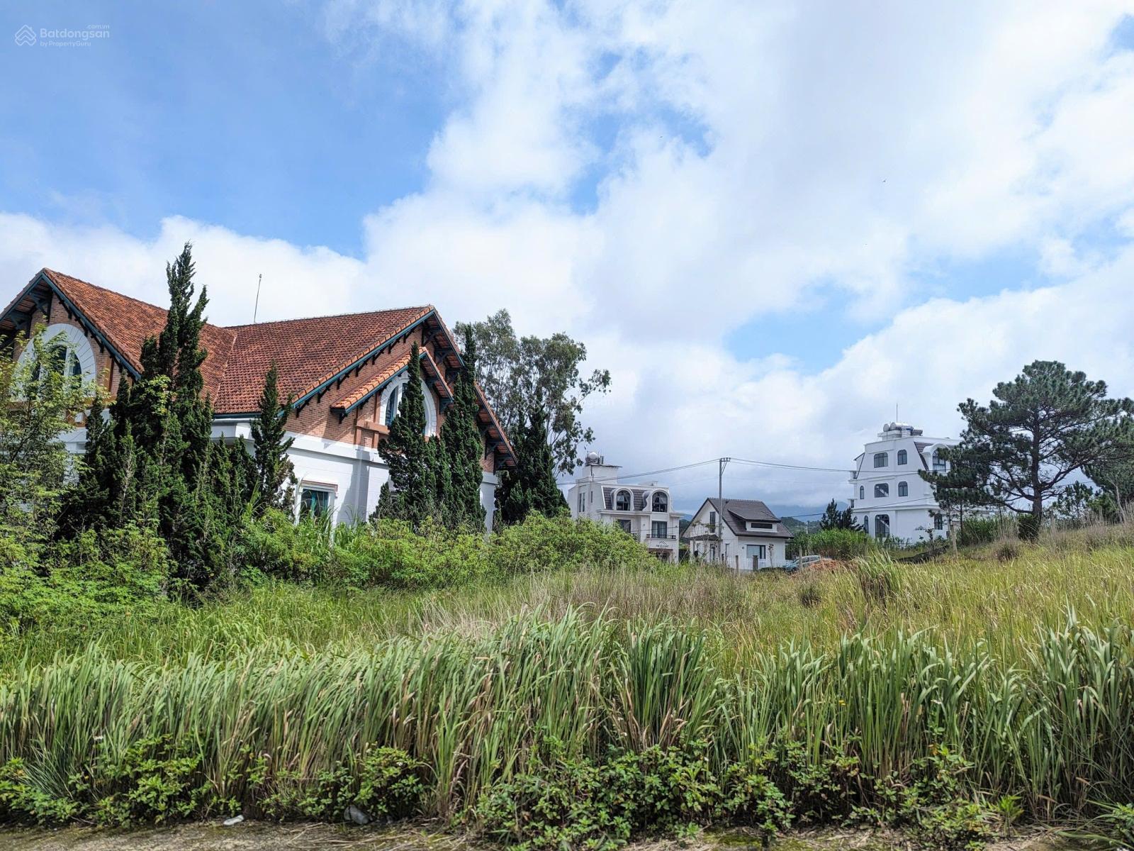 Giá rẻ nhất KQH Đồi Huy Hoàng - 860m2 ngang 23 m, full thổ cư thế đất bằng phẳng - chỉ 44 triệu/m²