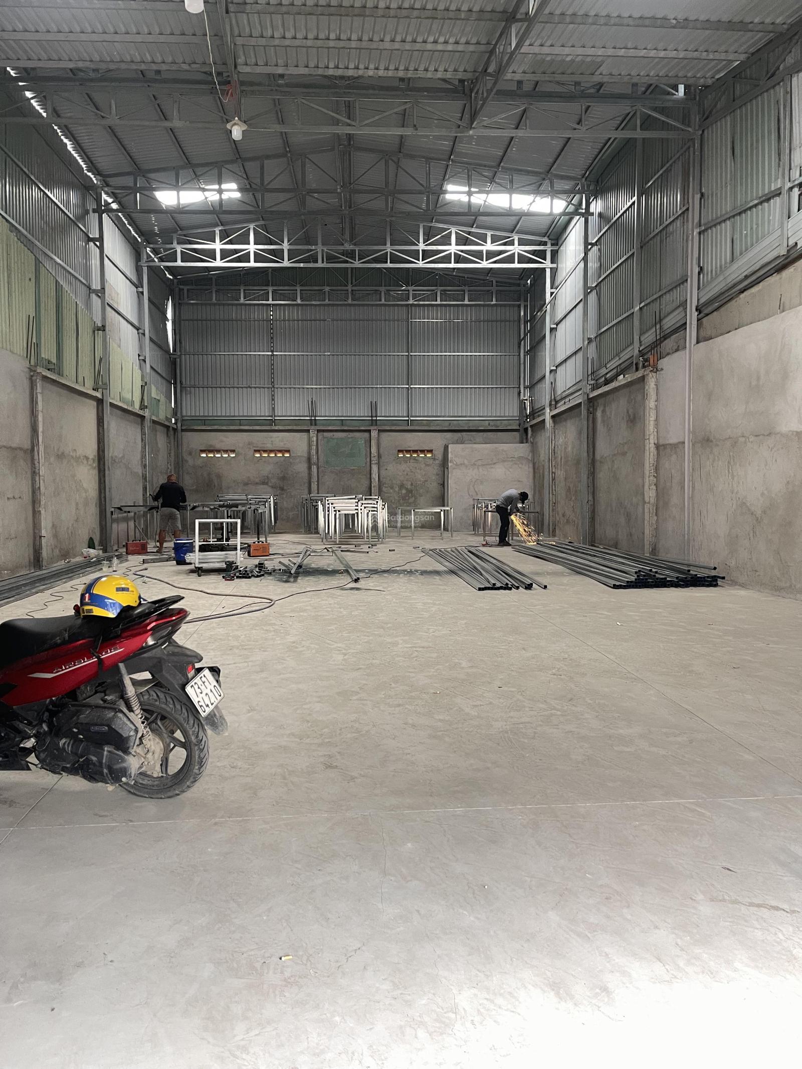 Cho thuê kho xưởng 280m2 Phú Hữu, Quận 9, và 260m2 gần vòng xoay Phú Hữu, Quận 9, Tp Thủ Đức Cho thuê kho xưởng 280m2 Phú Hữu, Quận 9, và 260m2 gần vòng xoay Phú Hữu, Quận 9, Tp Thủ Đức