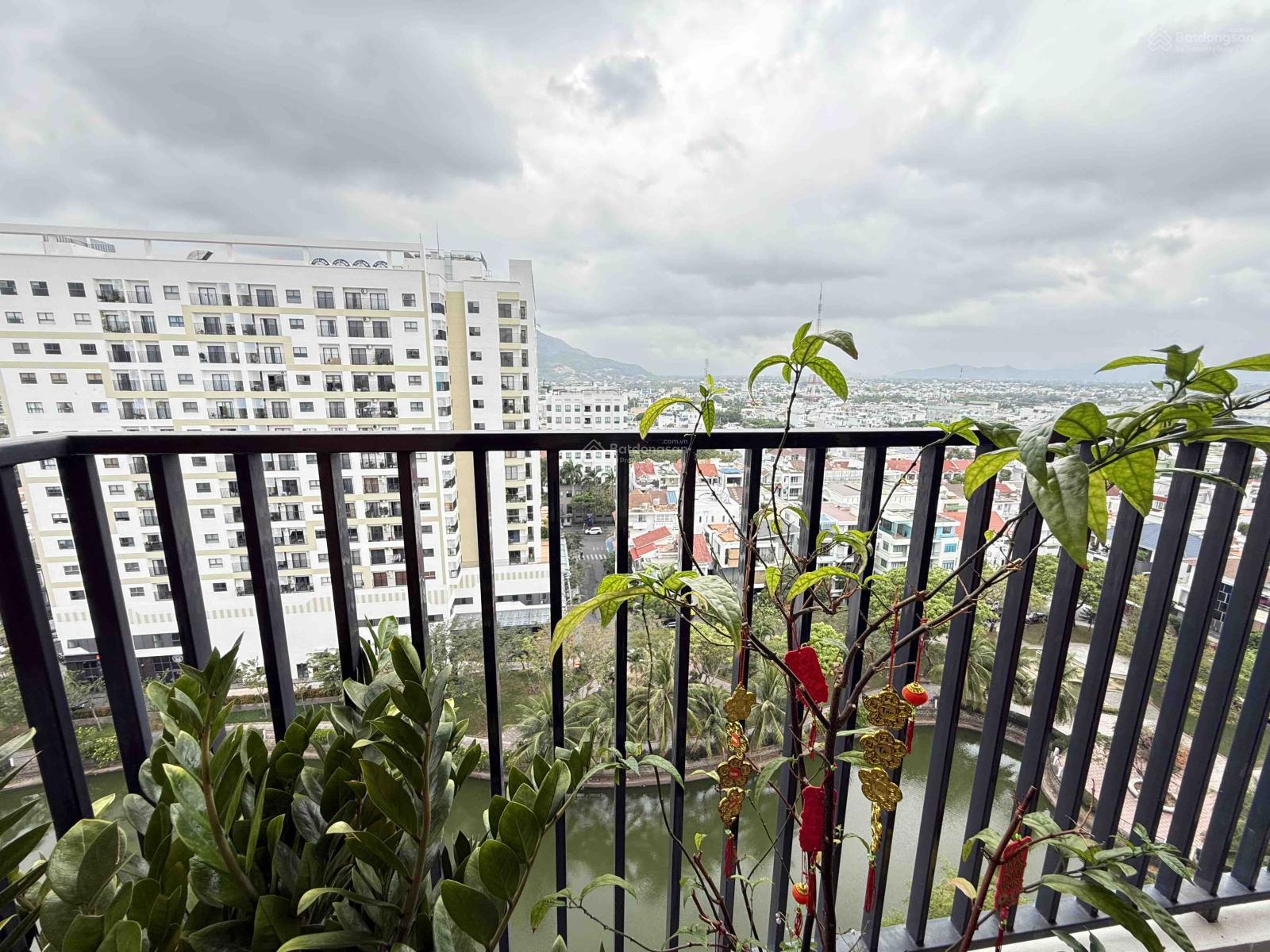 Quá đẹp! Căn 3PN (98m2) CT3 Vĩnh Điềm Trung, view hồ. Nội thất xịn