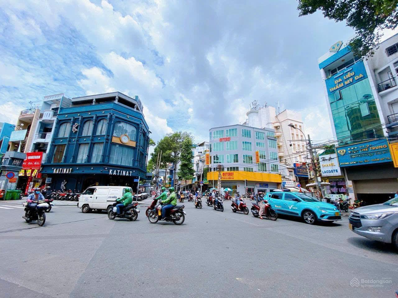 GIẢM 20 TỶ - GÓC 2 MẶT TIỀN TRẦN QUANG KHẢI Q1 - HĐT KATRINAT 350TR/THÁNG - DT: 13M X 17M - 90 TỶ