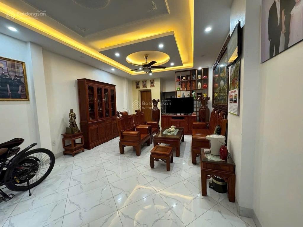 BÁN NHÀ DÂN XÂY TÂM HUYẾT- 43.3M2 5 TẦNG THANG MÁY Ô TÔ FULL NỘI THẤT GỖ CAO CẤP-PHÚC LỢI, LB