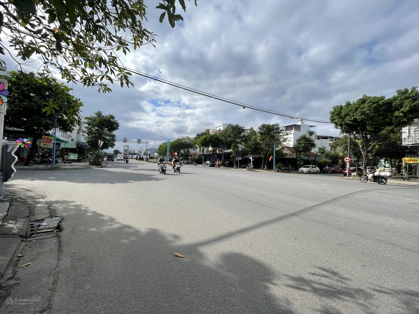 Bán lô góc 2 MT ngã 4 đường Lê Đại Hành và Hà Mục- Cẩm Lệ