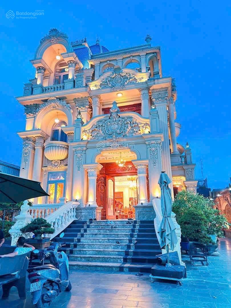 BIỆT THỰ LÂU ĐÀI VIP 744,9m²  MẶT TIỀN DĨ AN
