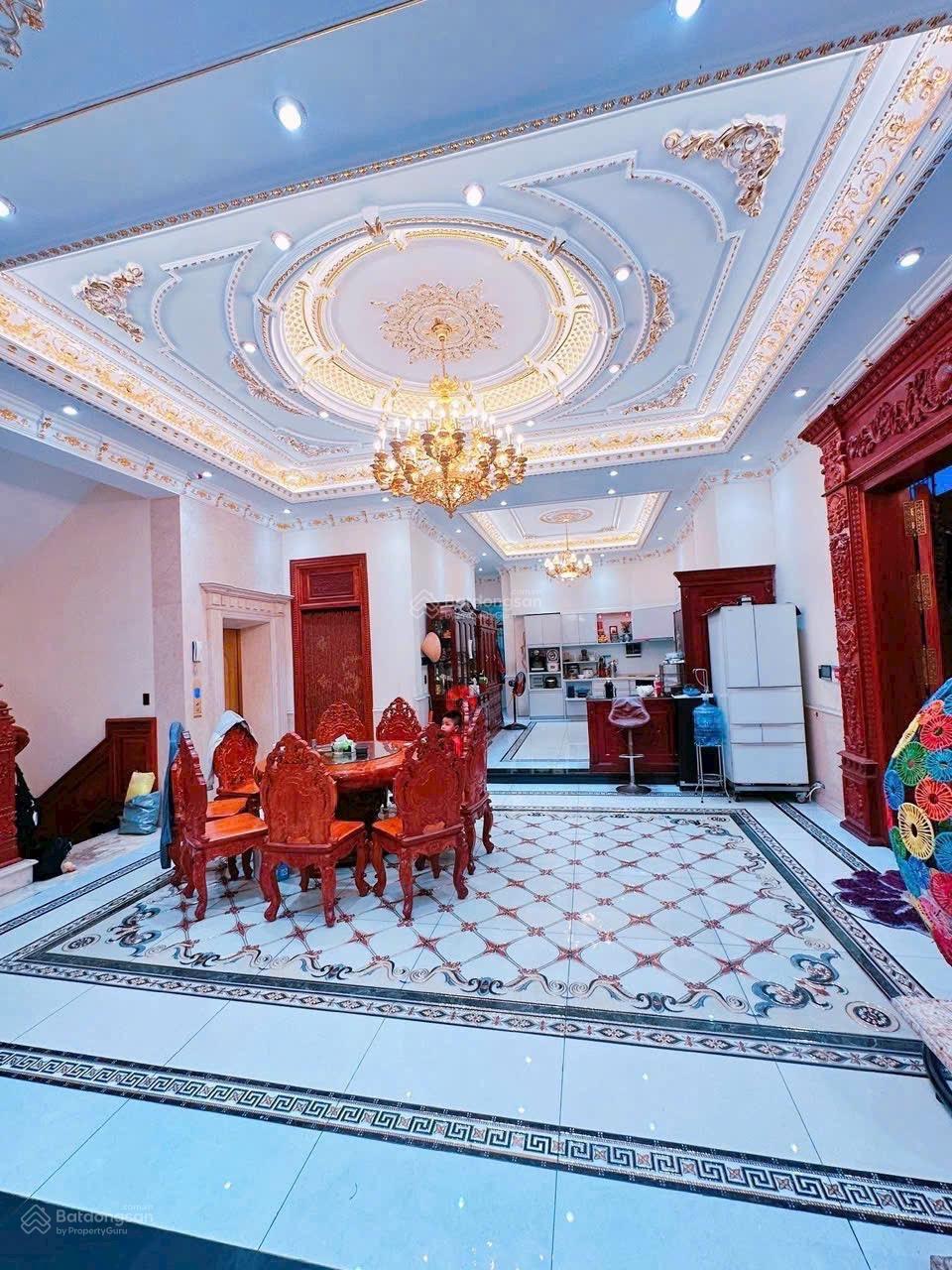 BIỆT THỰ LÂU ĐÀI VIP 744,9m²  MẶT TIỀN DĨ AN