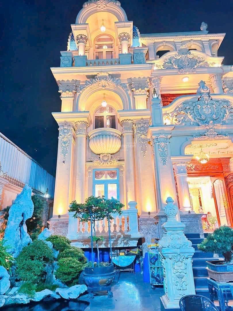 BIỆT THỰ LÂU ĐÀI VIP 744,9m²  MẶT TIỀN DĨ AN
