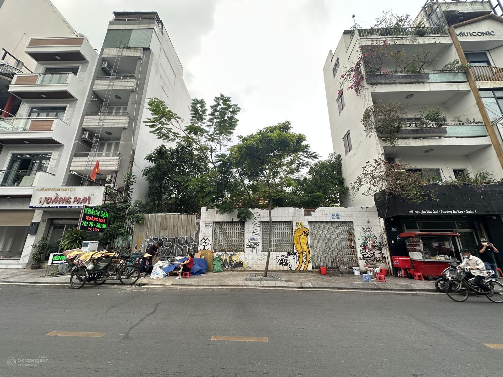 Bán đất vàng Q. 1 - Hàng hiếm 2 mặt tiền ngay Đinh Tiên Hoàng - 900m2, XD hầm 10 tầng - 379 tỷ