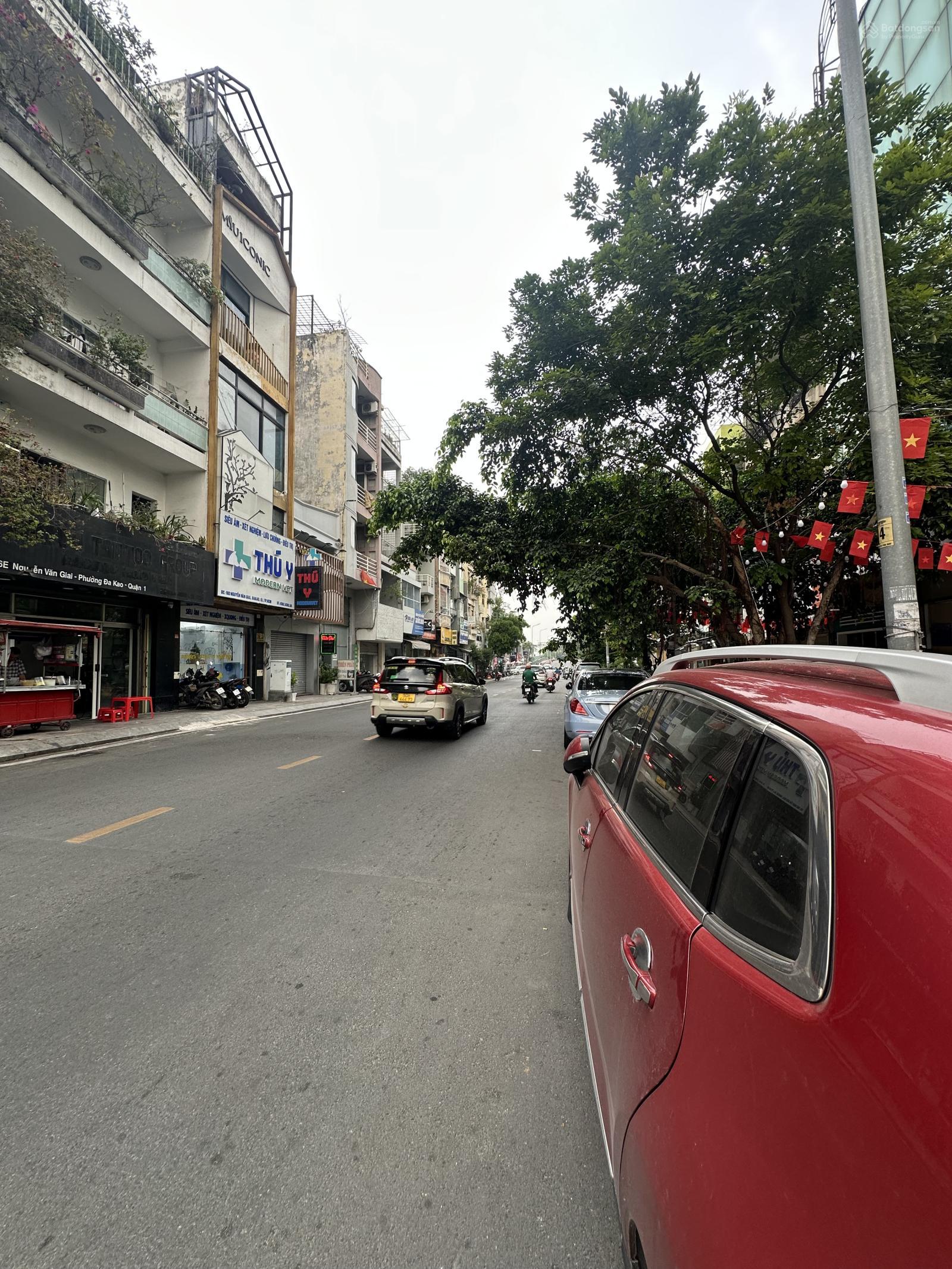 Bán đất vàng Q. 1 - Hàng hiếm 2 mặt tiền ngay Đinh Tiên Hoàng - 900m2, XD hầm 10 tầng - 379 tỷ