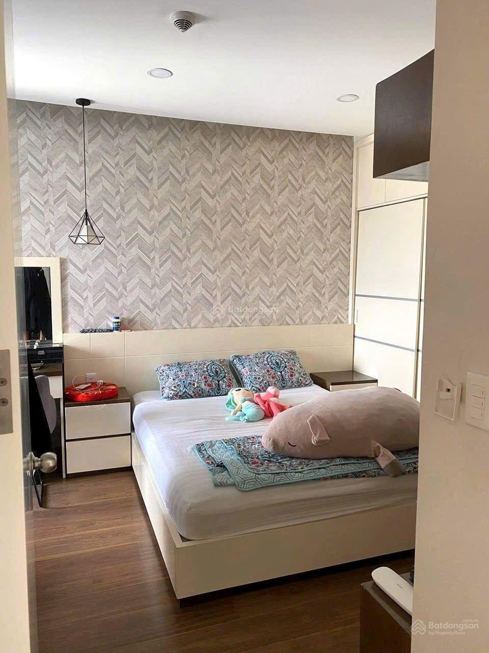 Bán CC M-One Nam Sài Gòn, 4,9 tỷ, 69m2, 2PN, 2WC full nt đã có sổ hồng căn góc view đẹp. Thoáng mát