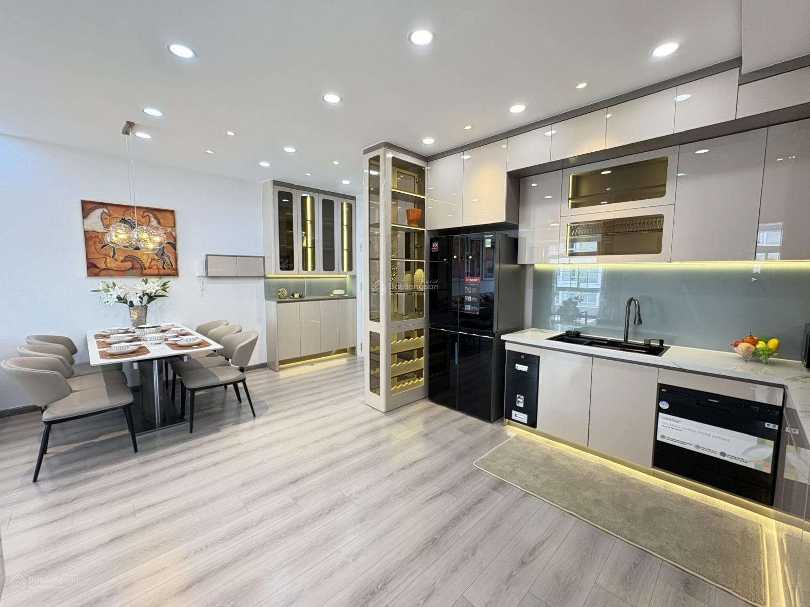 Cho thuê căn hộ 1PN + 1WC tại Sunrise City, 13,5 triệu, 50m2, giá ưu đãi