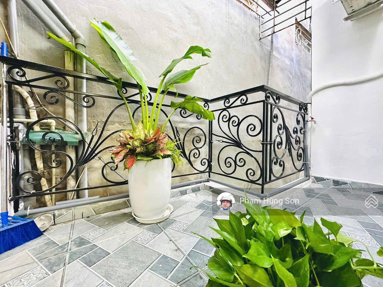 Bán gấp nhà Giáp Bát- nhà đẹp,bay nhanh, cách mặt phố 20m 6,5 tỷ, 25m2, 3PN, 2WC