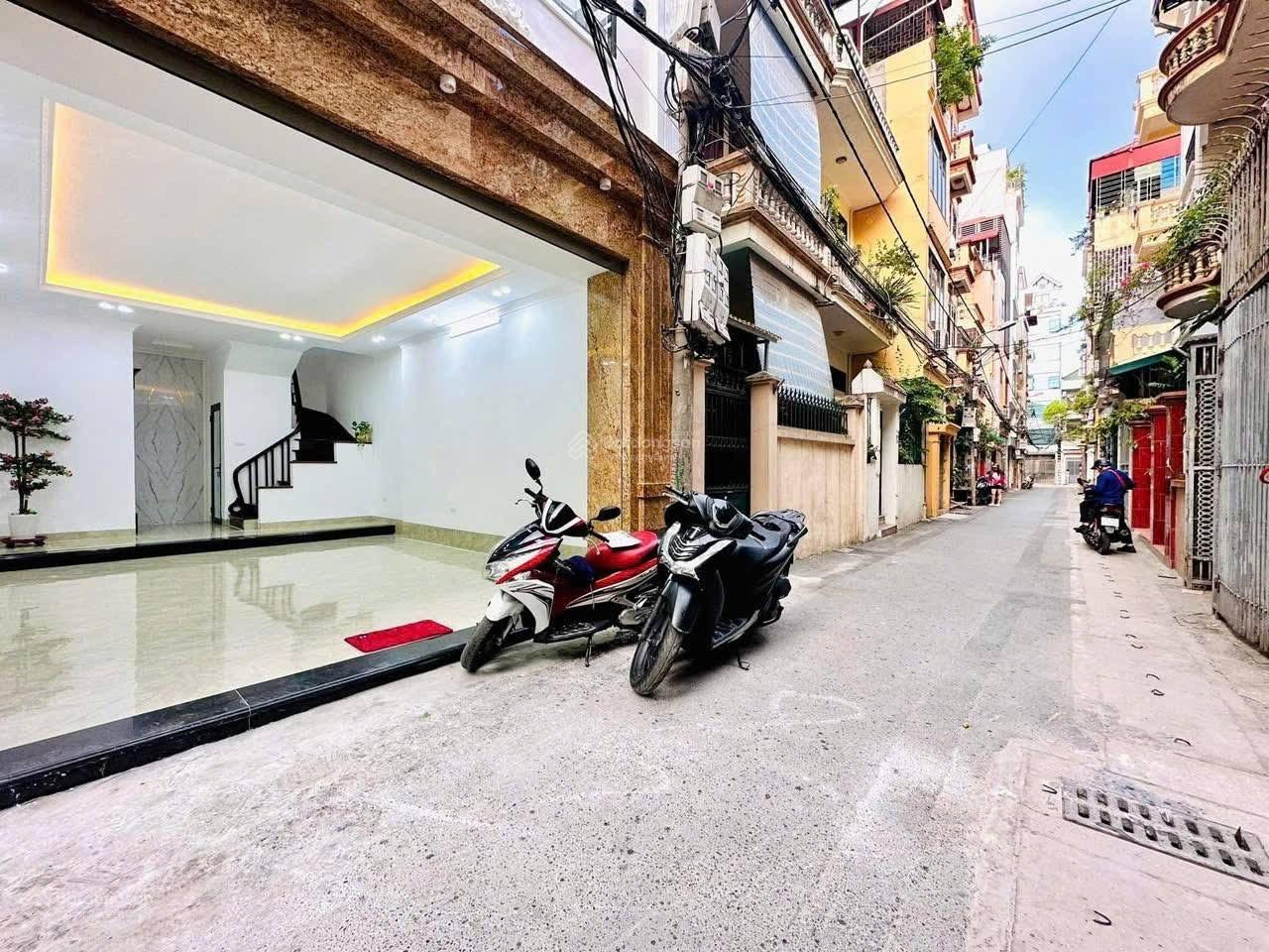 Bán nhà phố Giảng Võ, 53m2, 6 tầng thang máy, mặt tiền 5m, ngõ trước nhà ô tô tránh, đẹp long lanh