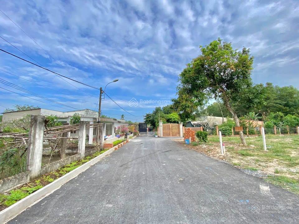 Đất thổ cư 123m2 MT kinh doanh, xây trọ, KDC Hiện Hữu, Đường Cây Me, Gò Dầu, giá chỉ 450tr Đất thổ cư 123m2 MT kinh doanh, xây trọ, KDC Hiện Hữu, Đường Cây Me, Gò Dầu, giá chỉ 450tr