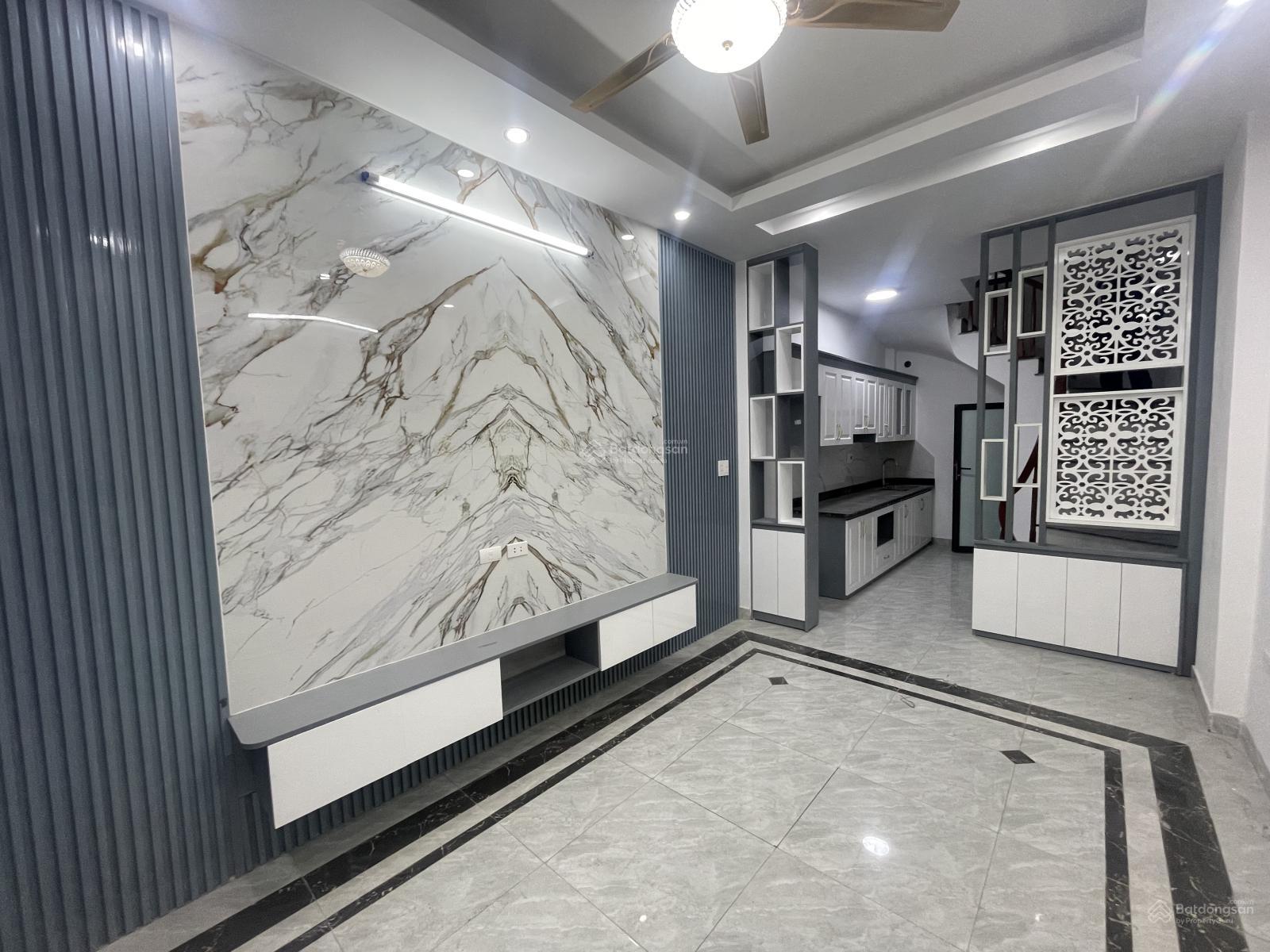 Sót lại Việt Hưng 5 tầng xây mới 30m2 mặt tiền 4m ngay sát Vinhomes, Big C giá chỉ 6.65 tỷ