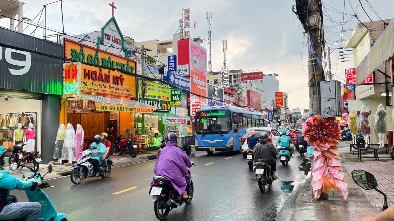 Gia đình rất cần tiền bán nhà Lê Văn Việt Q9 ngang rộng 40*50m CN 1000m - Đơn giá rẻ - Giá 170 tỷ Gia đình rất cần tiền bán nhà Lê Văn Việt Q9 ngang rộng 40*50m CN 1000m - Đơn giá rẻ - Giá 170 tỷ