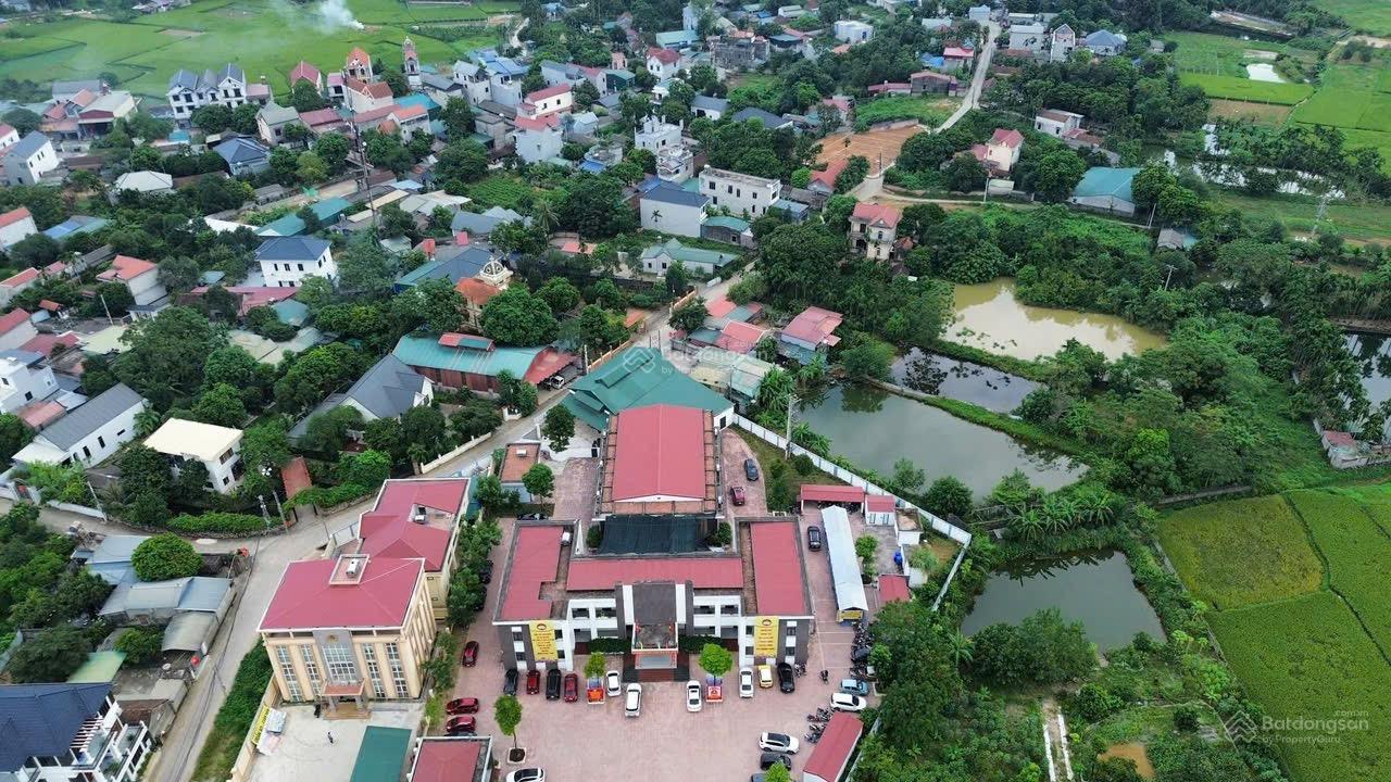 Anh chị em đang cần bán lô đất 125m2 khu trung tâm Chợ Cá - giá rẻ hơn mấy lô bên cạnh 7 triệu/m2