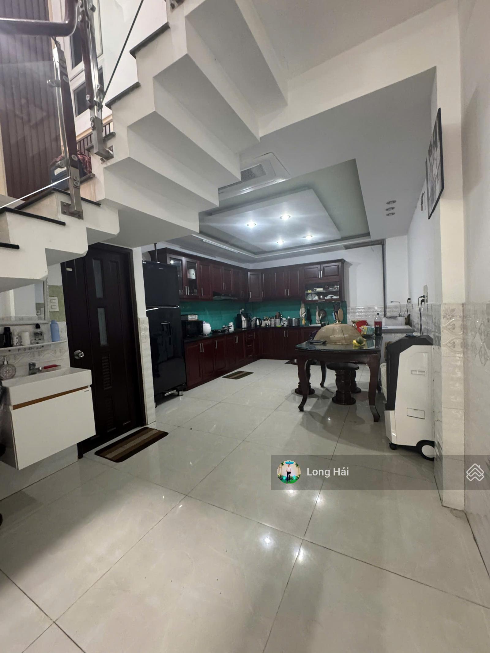 Bán Nhà Đường Nguyễn Minh Hoàng - Khu K300 (4.1x18m) 6 Tầng chỉ 13,5 tỷ.