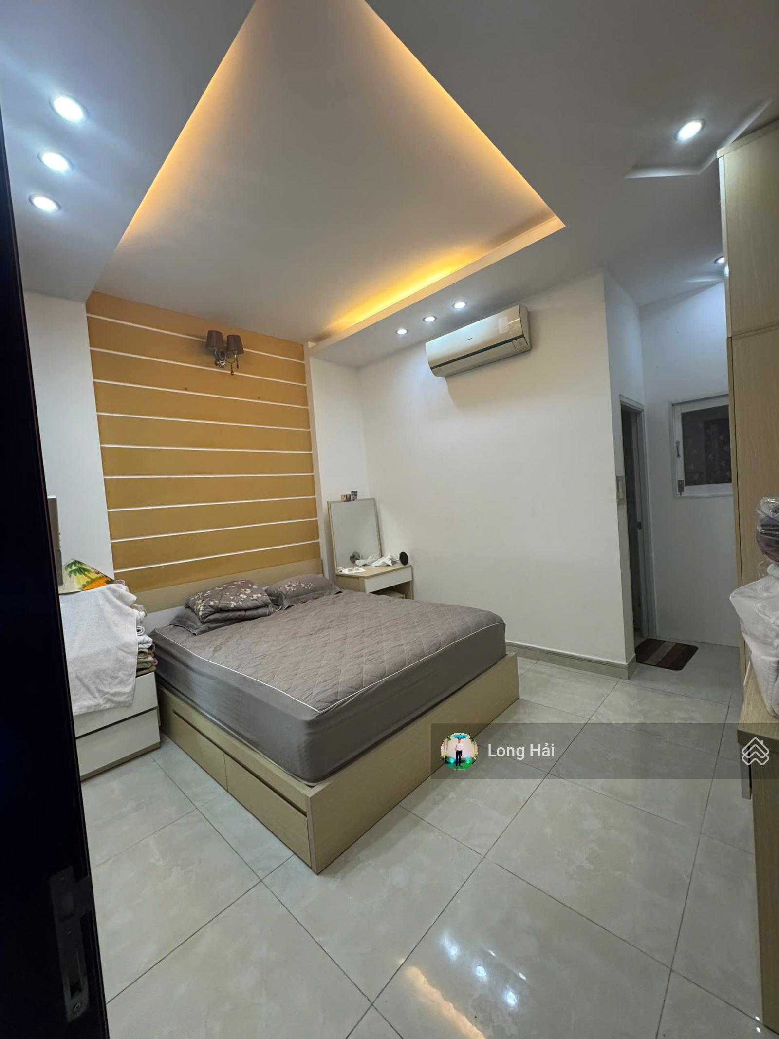 Bán Nhà Đường Nguyễn Minh Hoàng - Khu K300 (4.1x18m) 6 Tầng chỉ 13,5 tỷ.