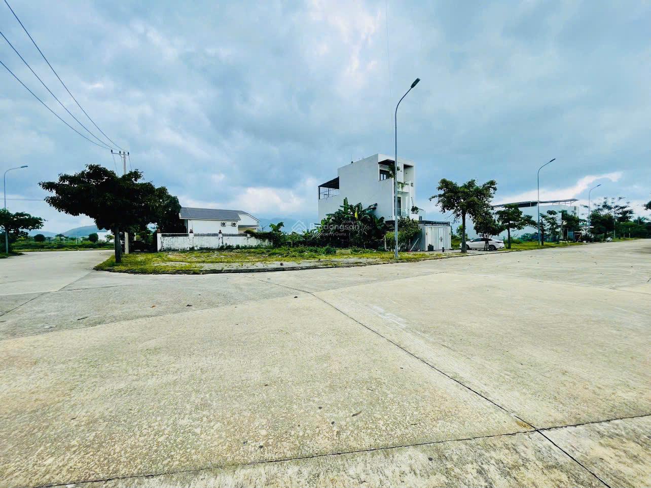 [ SỞ HỮU NGAY ] LÔ GÓC 147m2 hai mặt tiền đường 10m5 ngay tòa nhà Trung Nam Land, Siêu đẹp