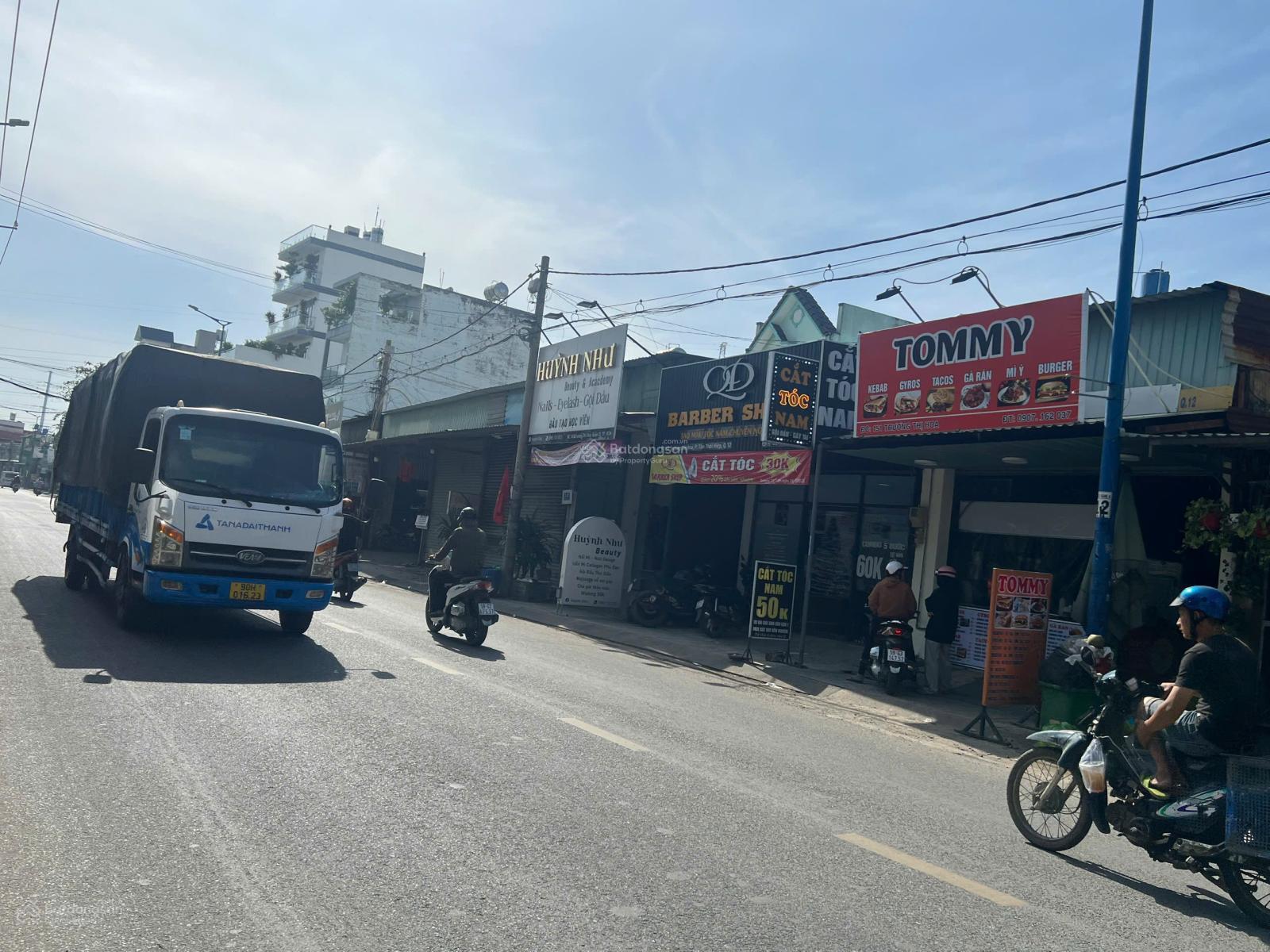 Bán nhà đẹp mặt tiền Trương Thị Hoa sầm uất, gần Metro Quận 12, 6.5x17m, 3 tầng, giá 17.5 tỷ TL