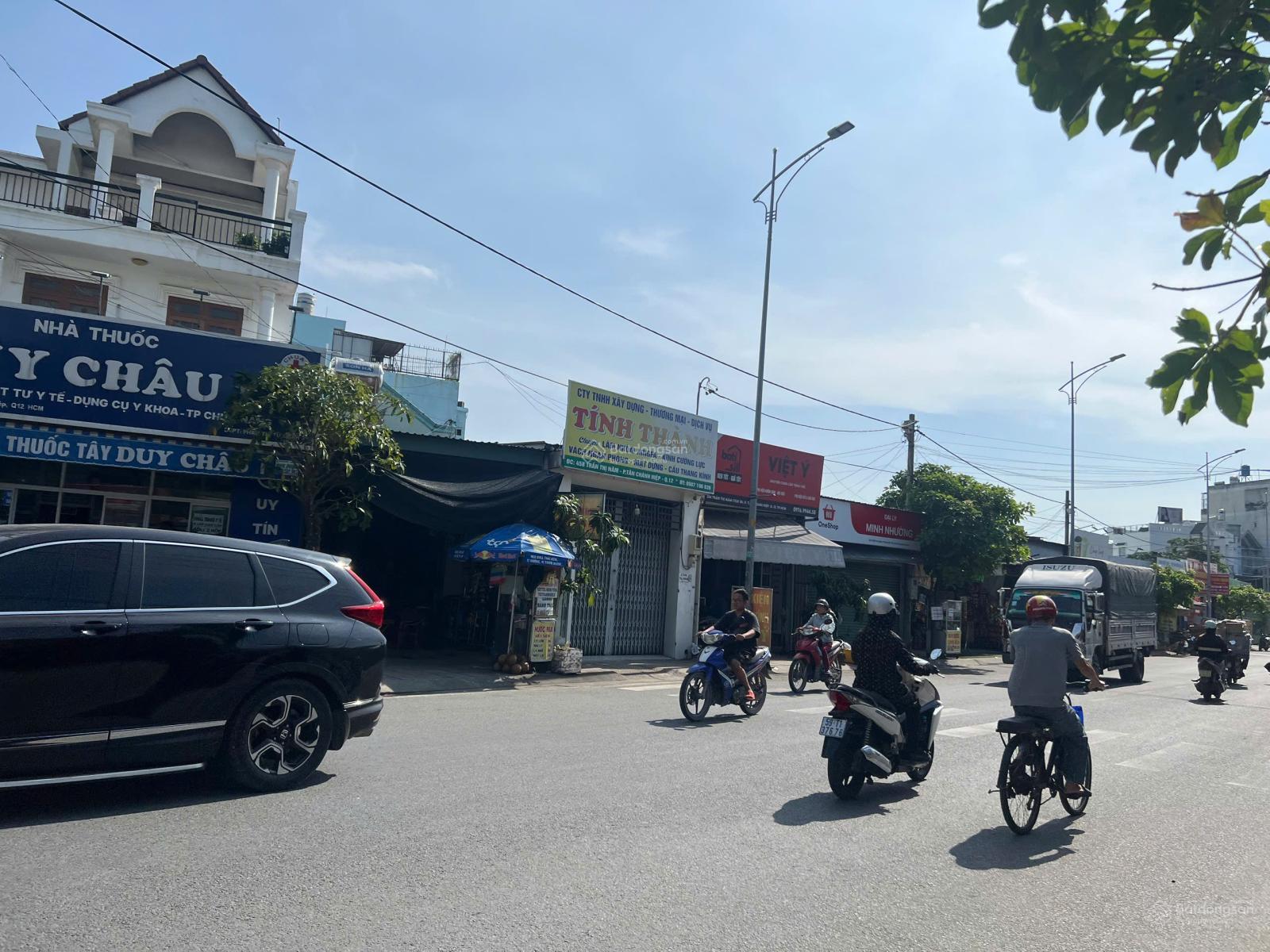 Bán nhà đẹp, mặt tiền căn Góc siêu vị trí Trần Thị Năm, Q12. 7x23m, 3 tầng, giá 16.8 tỷ TL. Bán nhà đẹp, mặt tiền căn Góc siêu vị trí Trần Thị Năm, Q12. 7x23m, 3 tầng, giá 16.8 tỷ TL.