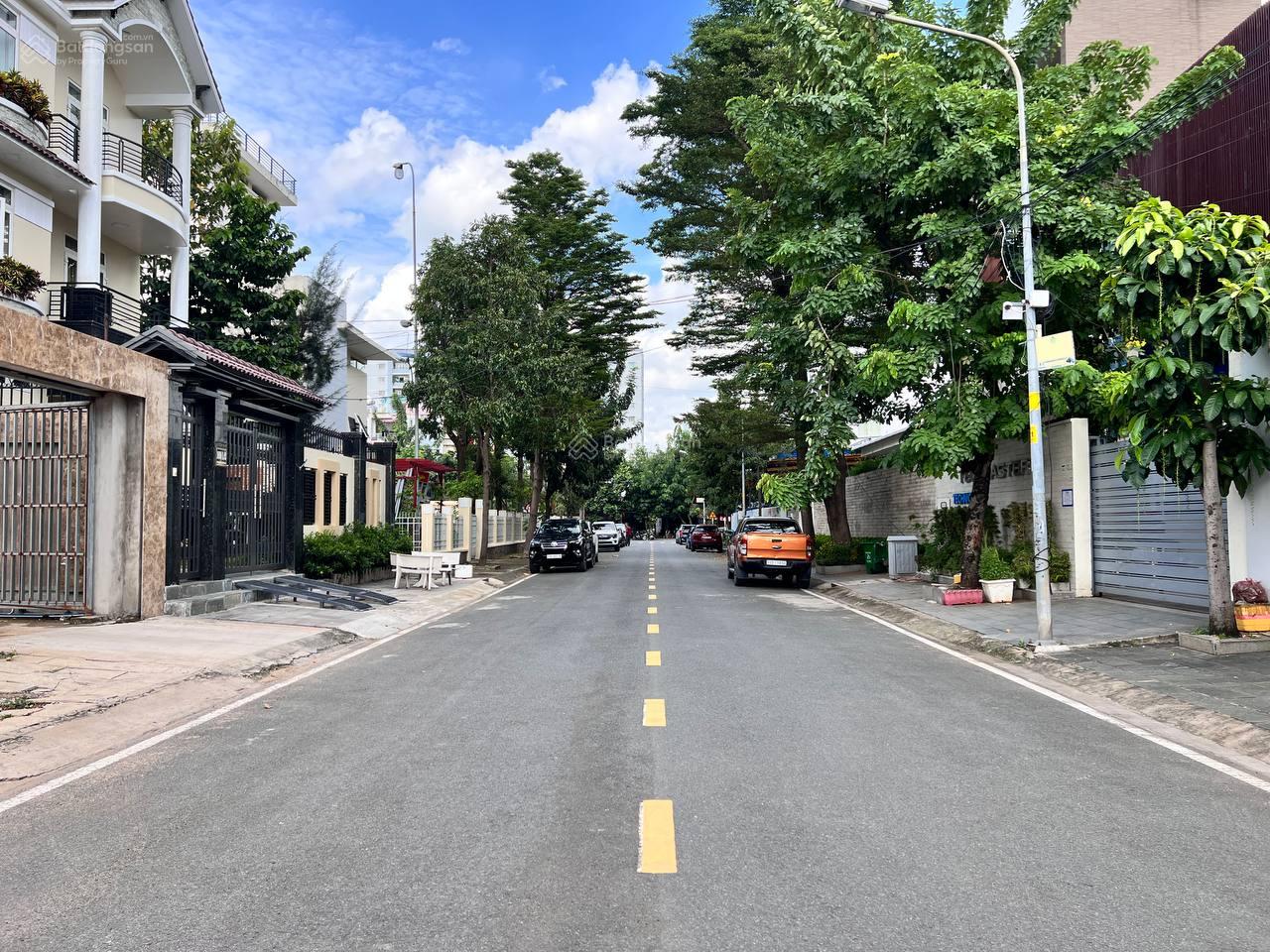 Siêu hot! Bán biệt thự 3 tầng - DT: 10x20m ngay Trần Lựu - gần CV Cao Đức Lân, APAK, Q2, giá 45 tỷ