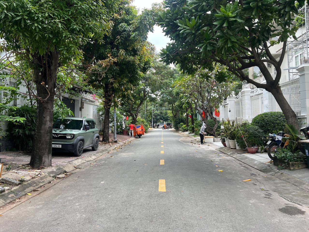 Siêu hot! Bán biệt thự 3 tầng - DT: 10x20m ngay Trần Lựu - gần CV Cao Đức Lân, APAK, Q2, giá 45 tỷ