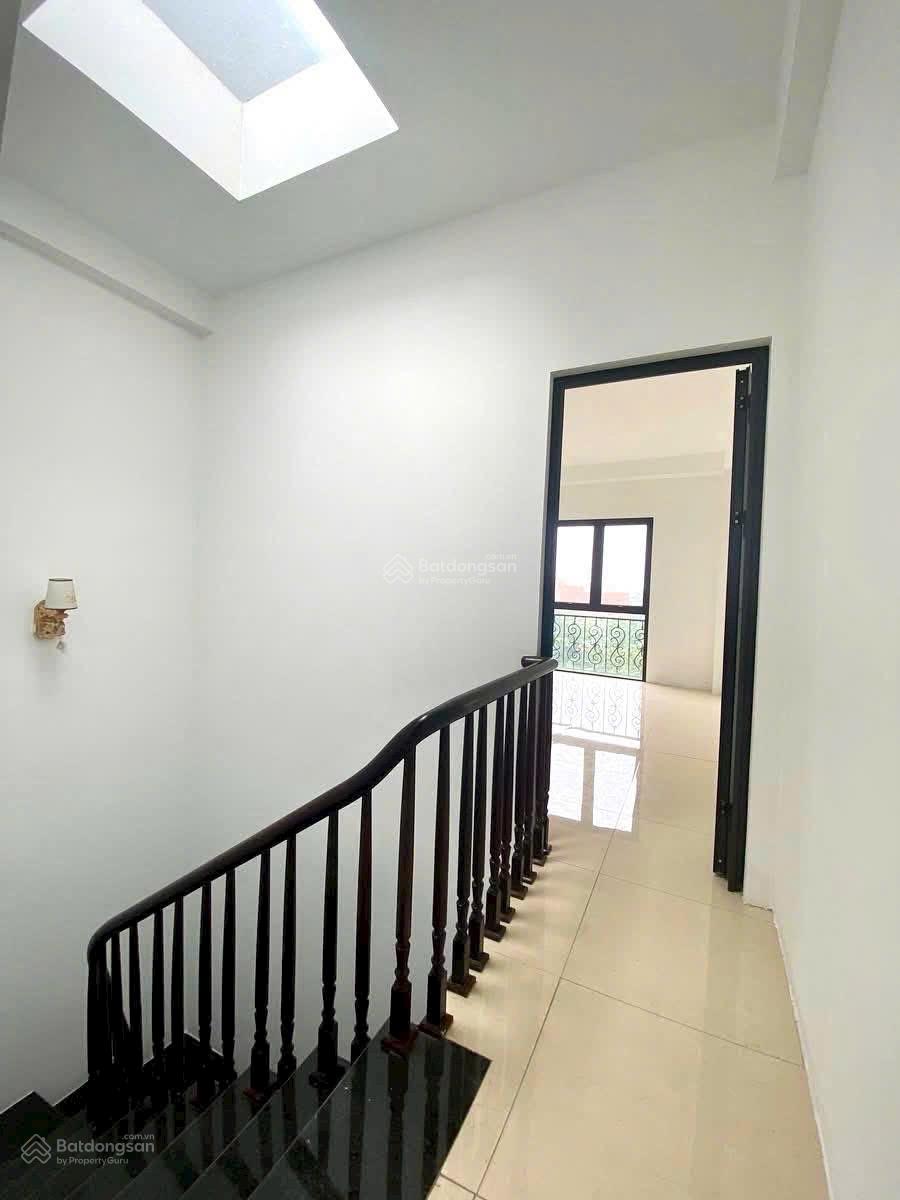 Cần bán nhà ngõ 54 Di Trạch, Kim Chung Xã Hoài Đức: 36m2, 5 tầng, 20m ra trục chính làng.
Không QH Cần bán nhà ngõ 54 Di Trạch, Kim Chung Xã Hoài Đức: 36m2, 5 tầng, 20m ra trục chính làng.
Không QH