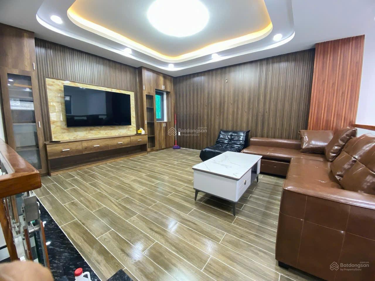 Bán Nhà 239/15 Đường Hồ Văn Long,BHHB, Bình Tân
DT: 5.5-11M2. 60m2. DTSan: 240m2 4Lầu 5.45ty