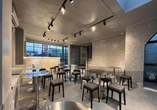 Cho thuê mặt bằng 241 Nguyễn Thượng Hiền Phường 5 Quận Phú Nhuận DT: 8x21m - 160m2 trống suốt