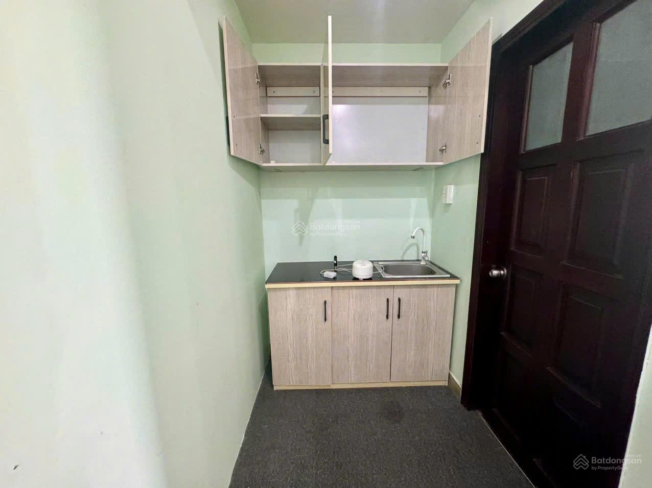 Cho thuê phòng ban công 35m2 khu Trung Sơn, lầu 1, NT đầy đủ. không chung chủ .5,7 triệu/tháng