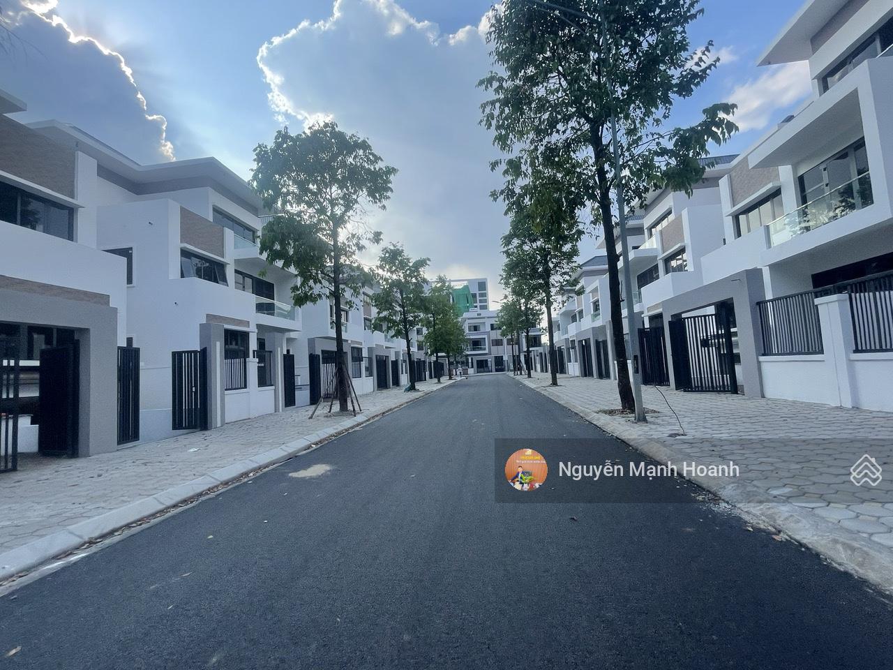 BÁN GẤP BIỆT THỰ THANH HÀ 200M2 GIÁ 23 TỶ RẺ HƠN VĂN PHÚ, KIẾN HƯNG