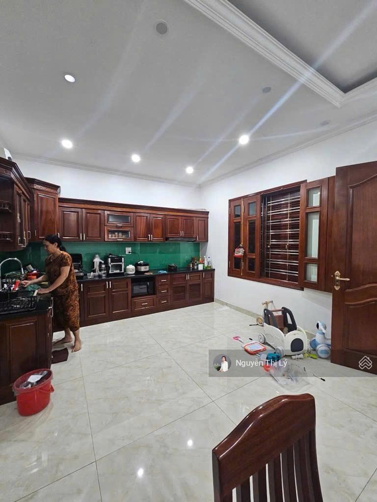 Bán BTLK Phùng Khoang, ôtô tránh, thang máy, nội thất gỗ lim, ở ngay Bán BTLK Phùng Khoang, ôtô tránh, thang máy, nội thất gỗ lim, ở ngay