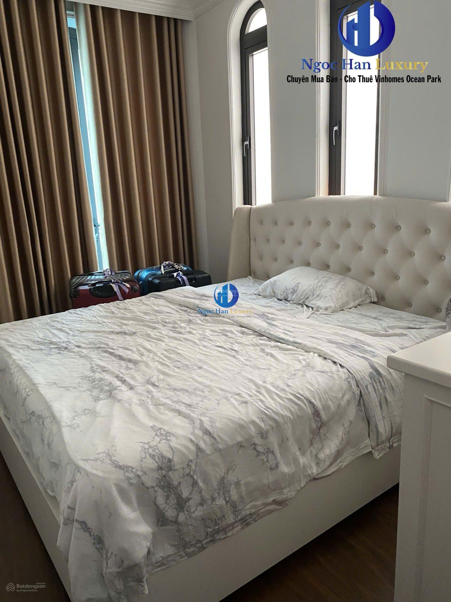 Bán biệt thự Sao Biển. DT 141m2, 4T, full đồ, có thang máy, gần hồ 24,5ha. Giá 28 tỷ