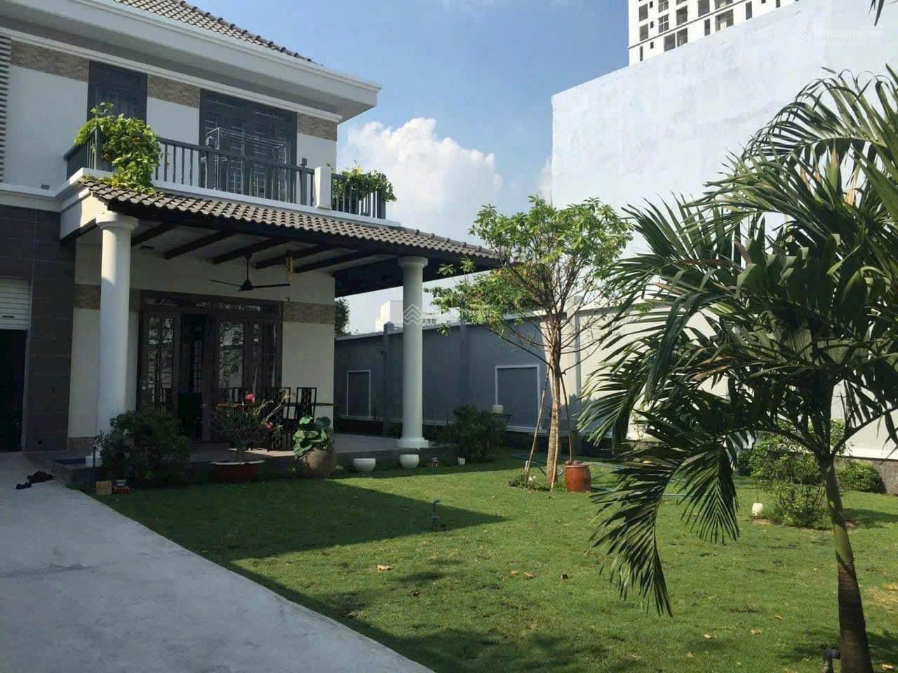 Villa hướng Đông gần ngay MT Nguyễn Văn Hưởng - 360m2 chỉ 60 tỷ còn bớt