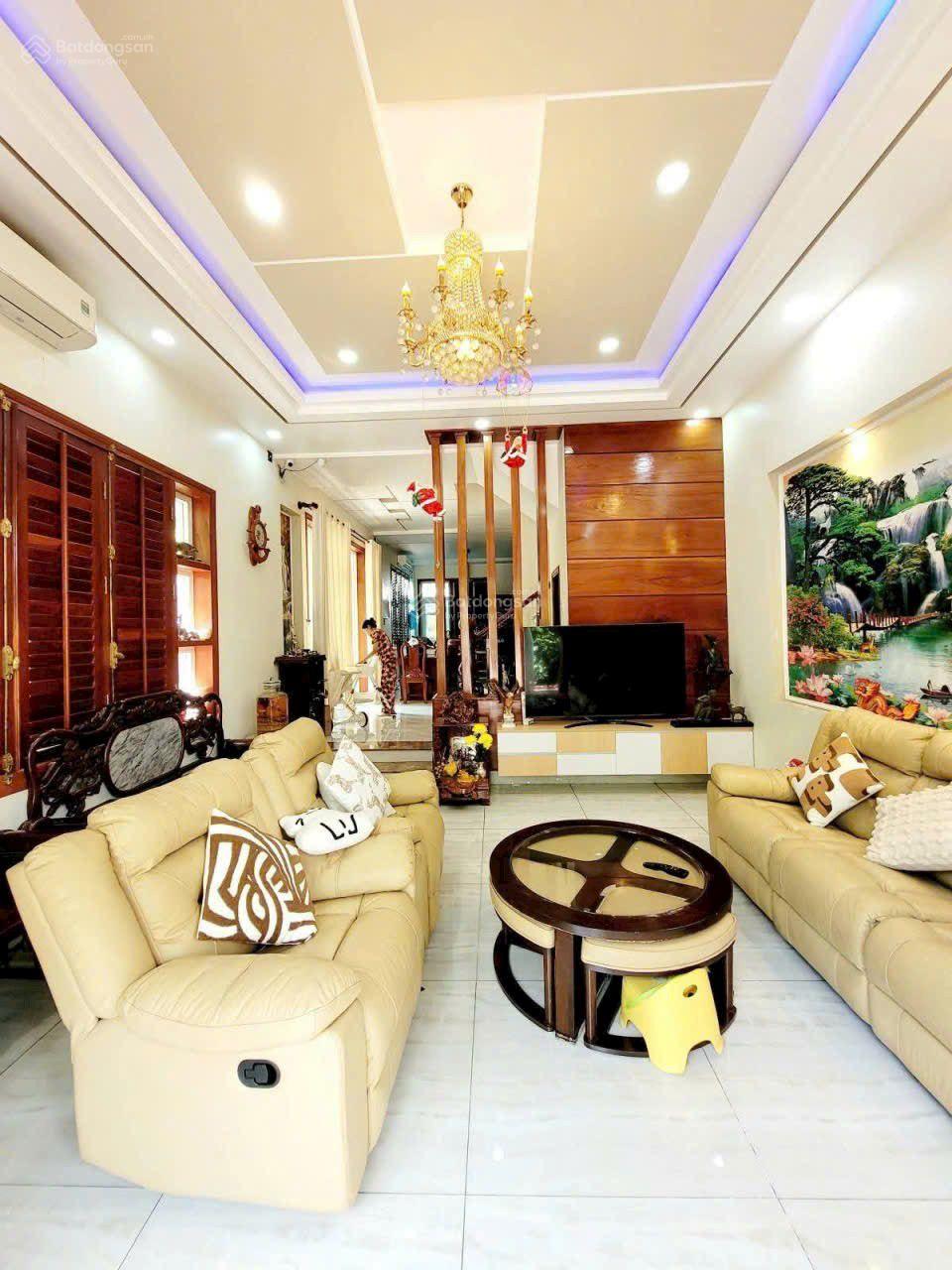 Biệt thự 5 tầng 9x28m khu dân cư Gia Hòa.
Phước Long B, Thủ Đức