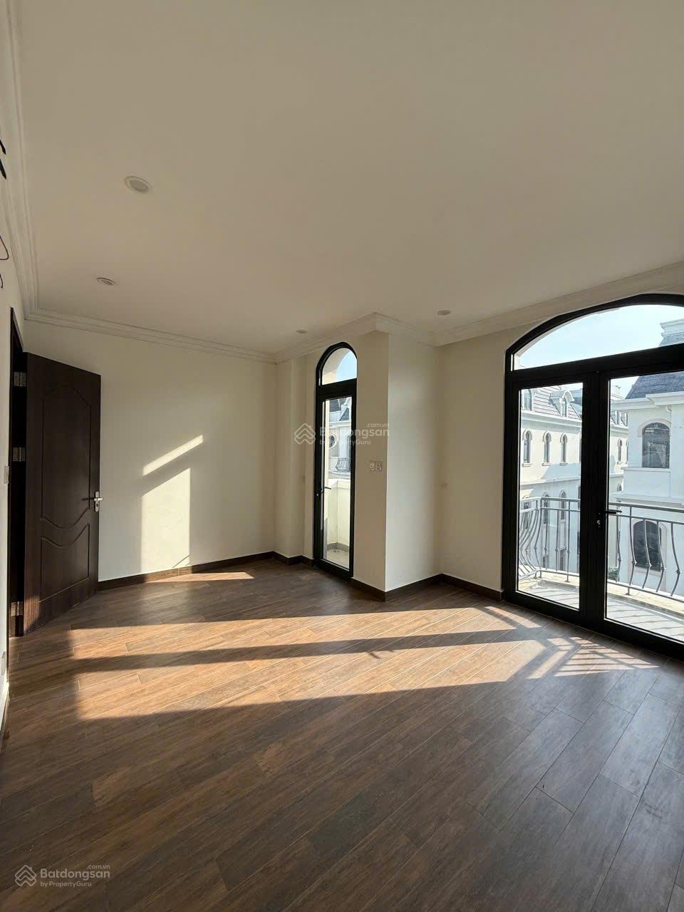 Cần cho thuê căn xẻ khe Sao Biển xẻ khe 77 m2 hoàn thiện 5 tầng, về ở được luôn, LH: 0988 610 *** Cần cho thuê căn xẻ khe Sao Biển xẻ khe 77 m2 hoàn thiện 5 tầng, về ở được luôn, LH: 0988 610 ***