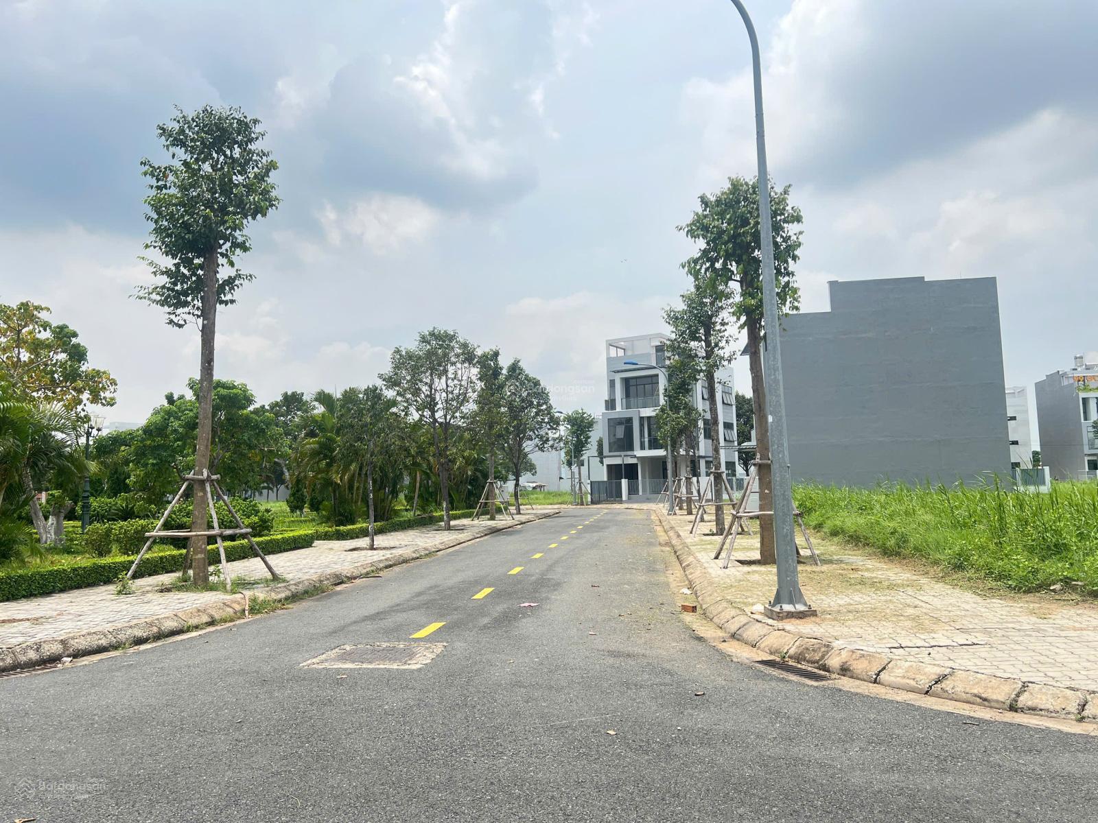 Bán gấp đất hoán đổi Đông Tăng Long song lập 8x20m đối diện trường học, sổ sẵn, 11tỷ. Lh 0909 483 *** Bán gấp đất hoán đổi Đông Tăng Long song lập 8x20m đối diện trường học, sổ sẵn, 11tỷ. Lh 0909 483 ***