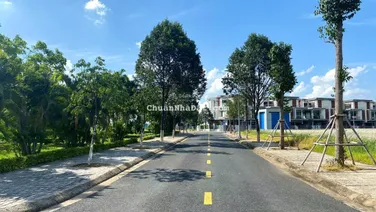 Bán gấp đất hoán đổi Đông Tăng Long song lập 8x20m đối diện trường học, sổ sẵn, 11tỷ. Lh 0909 483 ***