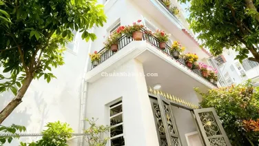 Nhà đẹp Q4 - Căn góc - 26m2 - 3 tầng - không QH - chỉ 3.15 tỷ