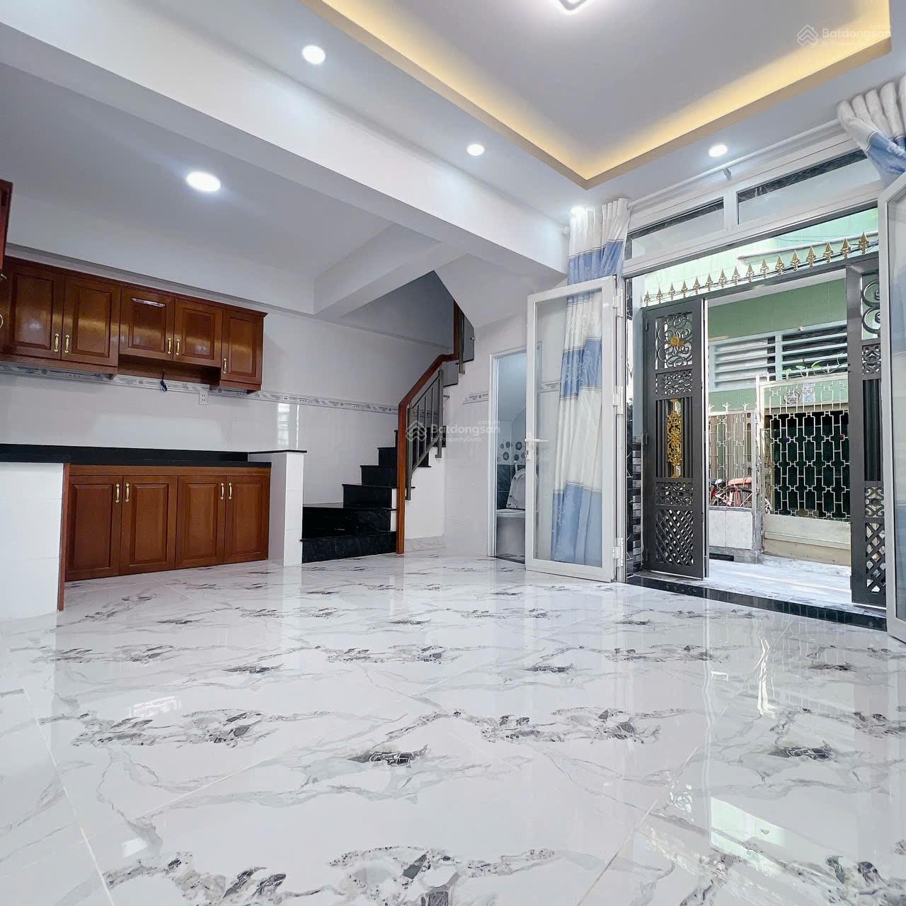 Nhà đẹp Q4 - Căn góc - 26m2 - 3 tầng - không QH - chỉ 3.15 tỷ