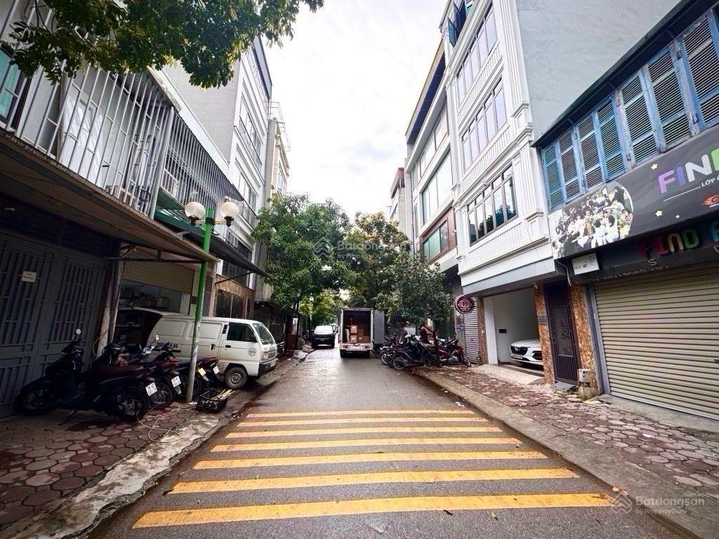 Nhà đất đẹp tại Tây Nam Linh Đàm, vỉa hè rộng DT 62m2 MT 5m, giá 16,9 tỷ