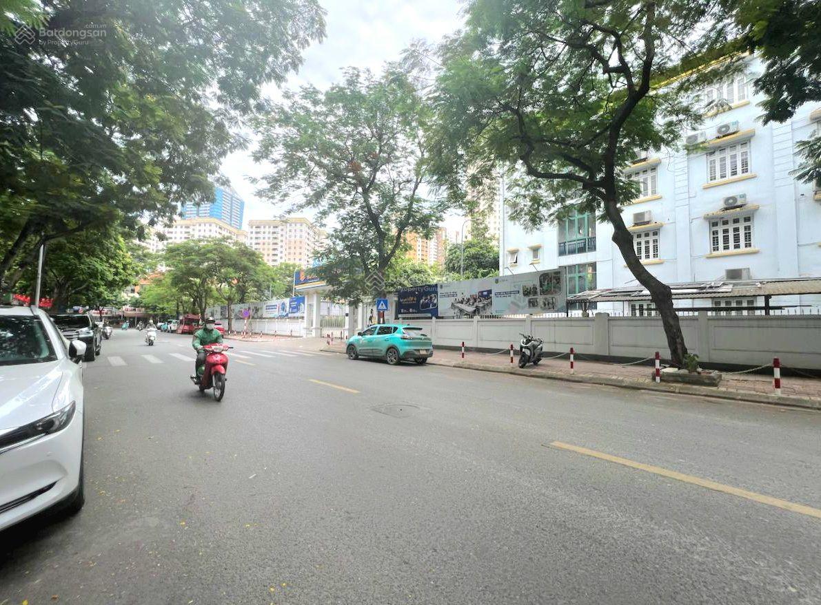 Mặt phố Nguyễn Thị Định - 85 tỷ - 90m2- mặt tiền 8,2m - Nhà 2 mặt phố - trung tâm Cầu Giấy.