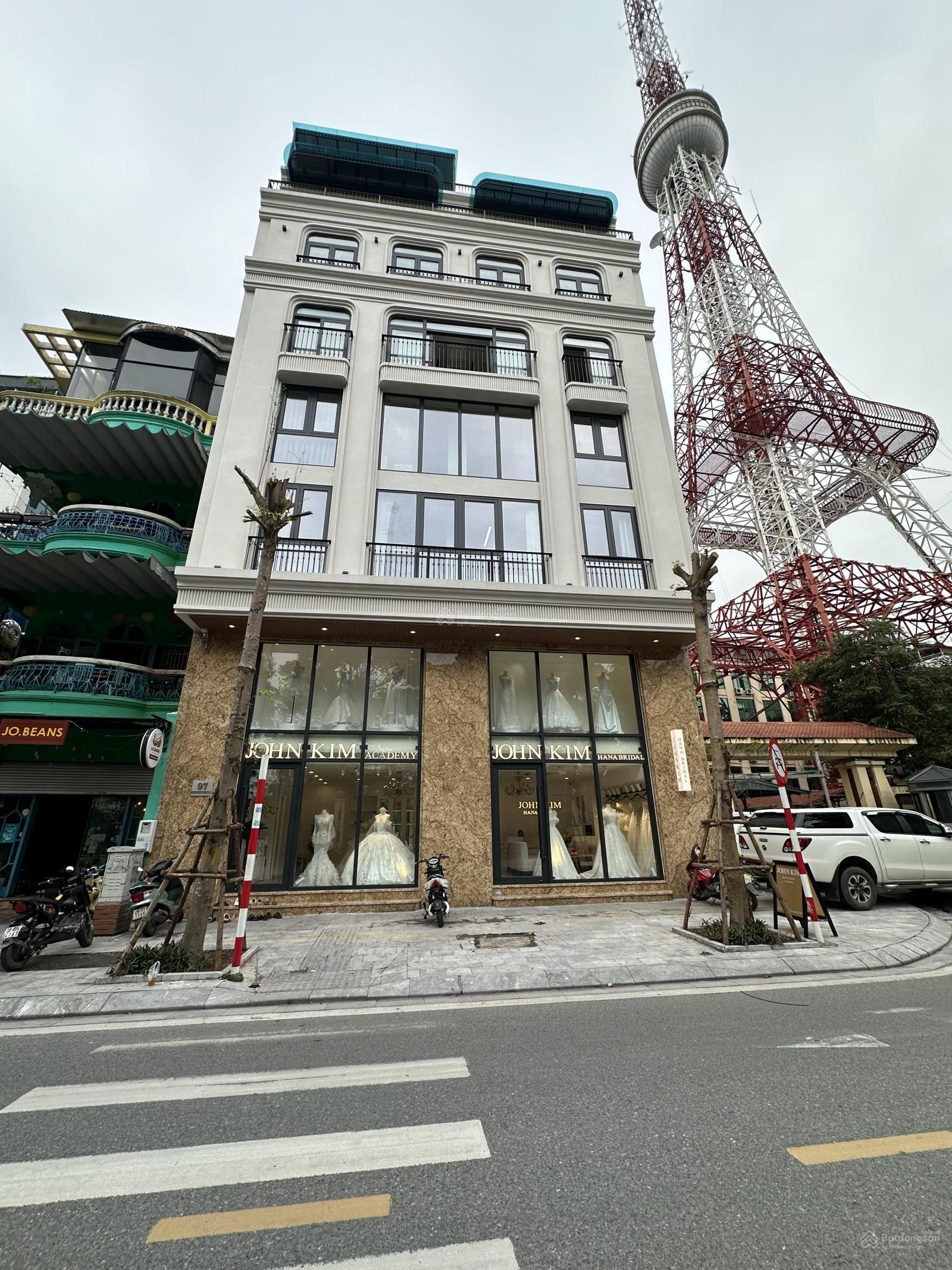 Cho thuê nhà mặt phố Huỳnh Thúc Kháng, DT 60m2x5.5 tầng, MT 9.5m, Giá 80tr, LH 0968 896 ***