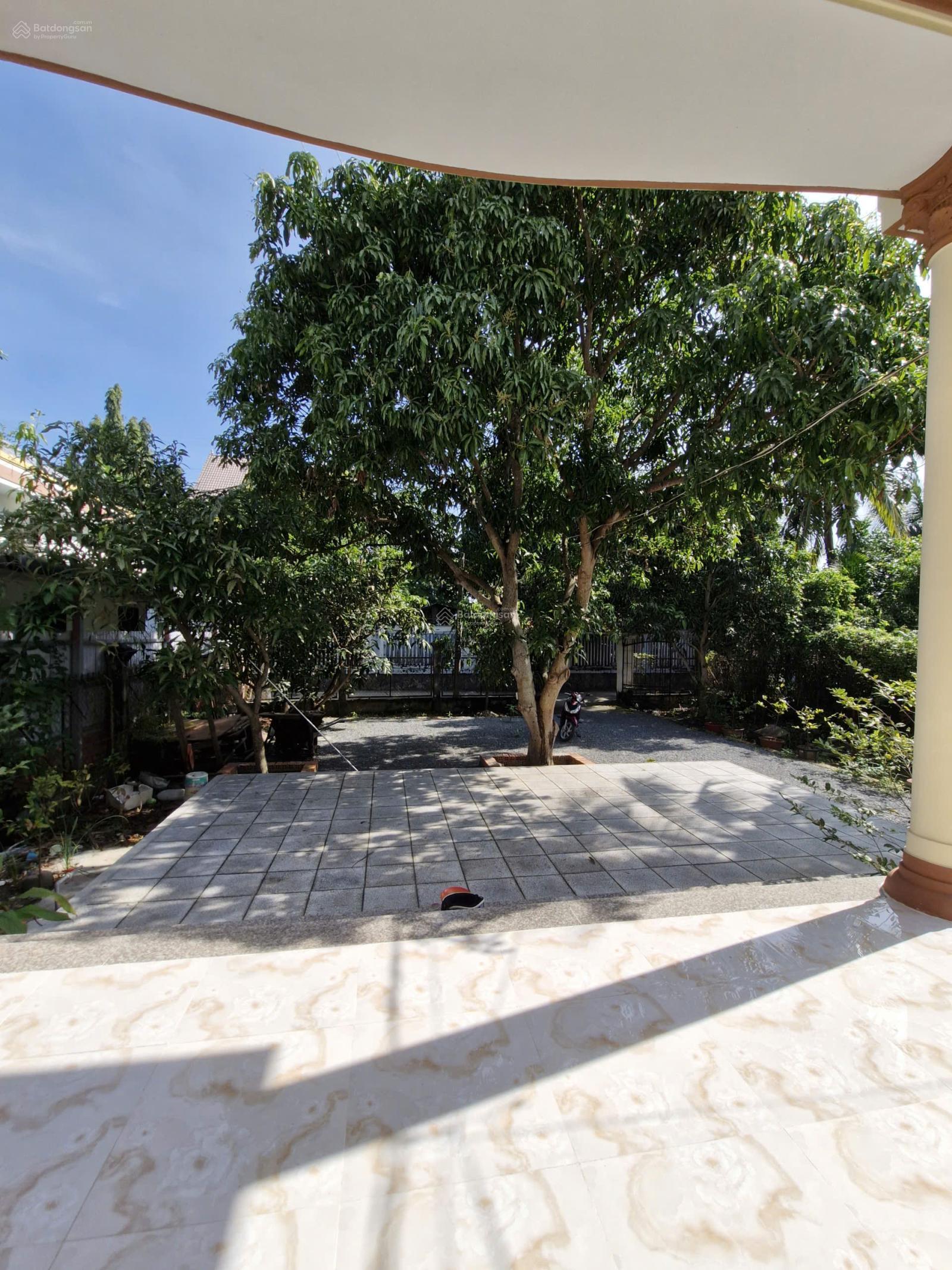 Bán biệt thự sân vườn gần hồ bơi Ngọc Diệp đường Rừng Sác, xã Bình Khánh, dt 828,6m2