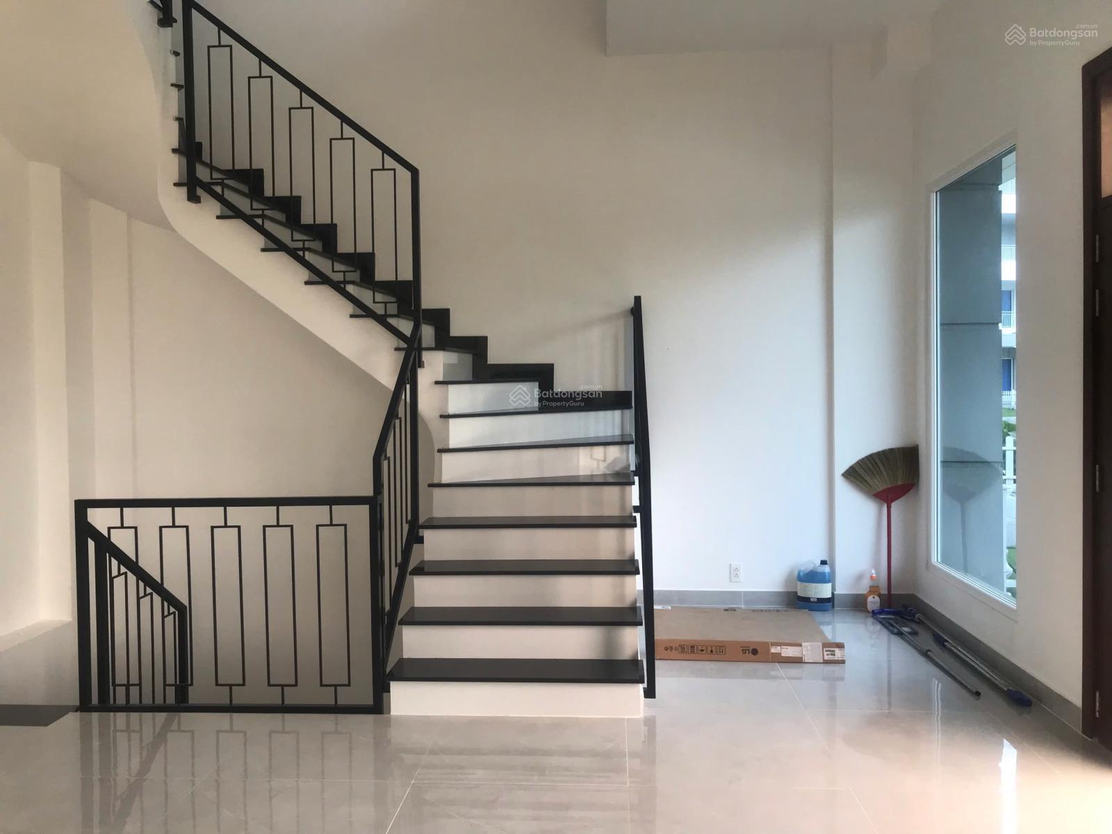 Lakeview Thủ Thiêm cho thuê văn phòng 7x20m hầm trệt + lầu 1 , giá 140tr/tháng