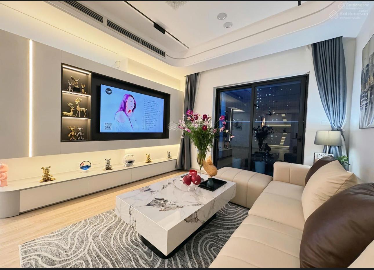 Mới ra - bán gấp cưu công ty - căn 3 ngủ đẹp - 105m2 - 9.5 tỷ - LH 0978 025 ***