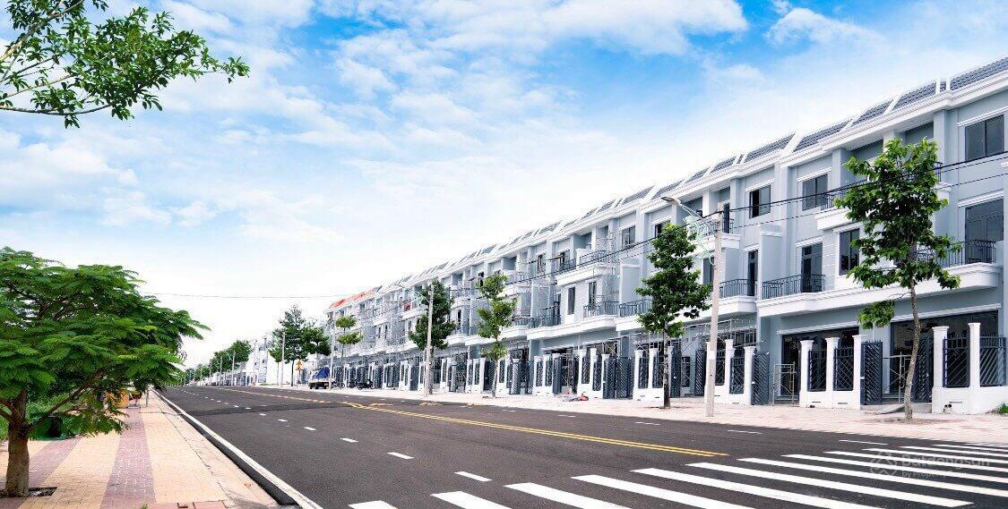 Mặt tiền đại lộ khải hoàn rộng 28m KĐT Cát Tường Phú Hưng, chỉ hơn 9tr/m2 diện tích lớn 125m2