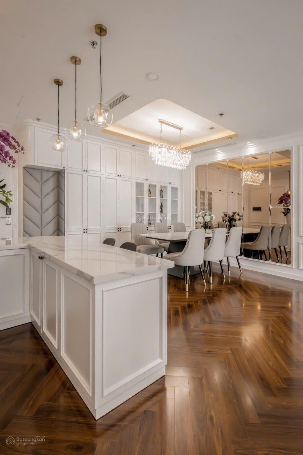 Cho thuê CCCho thuê CC 3PN, 2WC, 115m2 tại Vinhomes Central Park, giá cực chất chỉ với 31 triệu VND