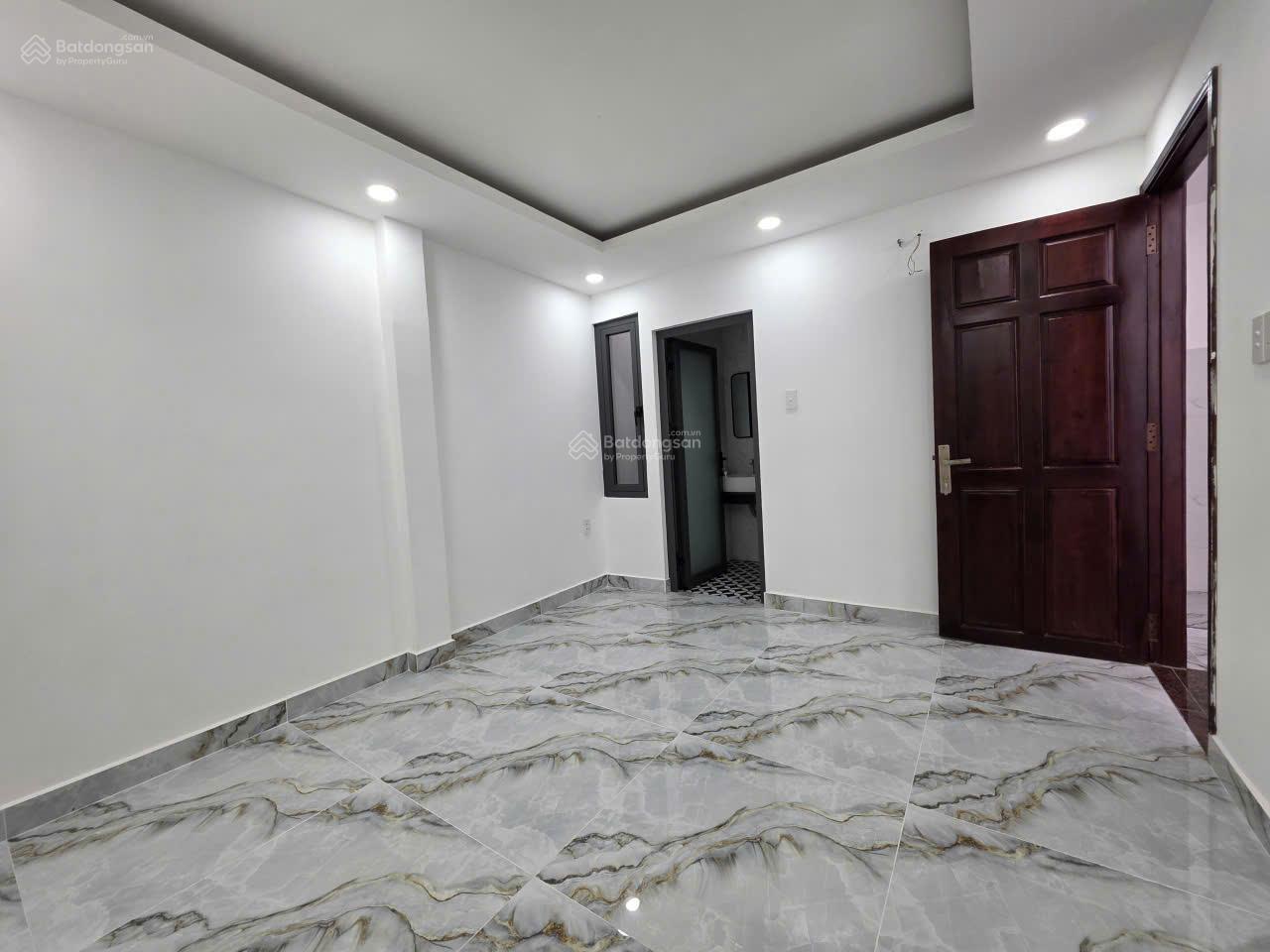 Bán nhà MT 839 Lê Hồng Phong Quận 10 DT:5.25x10m 1 trệt,3 lầu sân thượng mới giá chỉ 18 tỷ