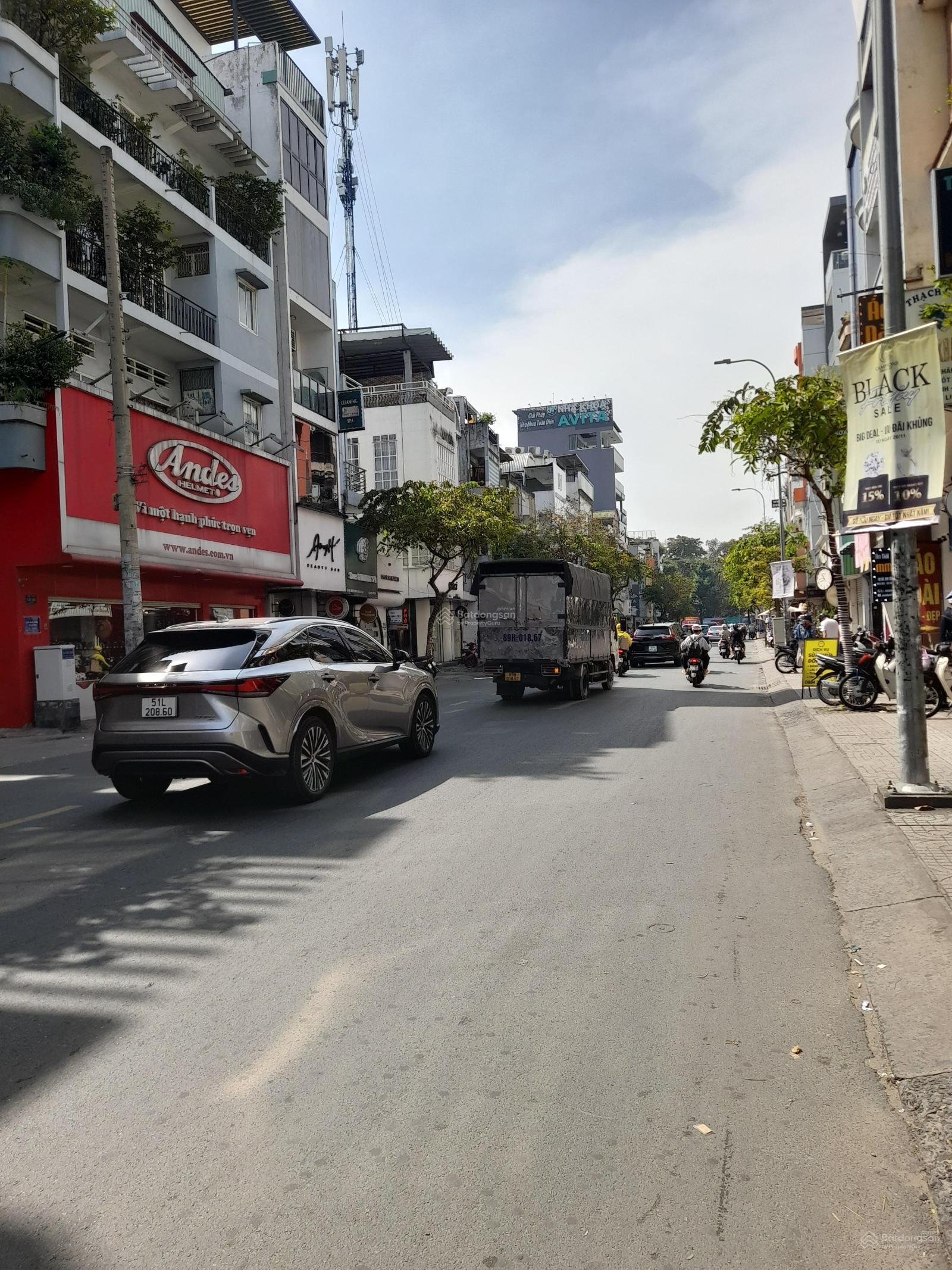 Bán nhà hai mặt tiền đường Nguyễn Thượng Hiền, Phường Bàn Cờ, Q3 DT: 3.4m x 10m 2 lầu 4PN giá 8 tỷ